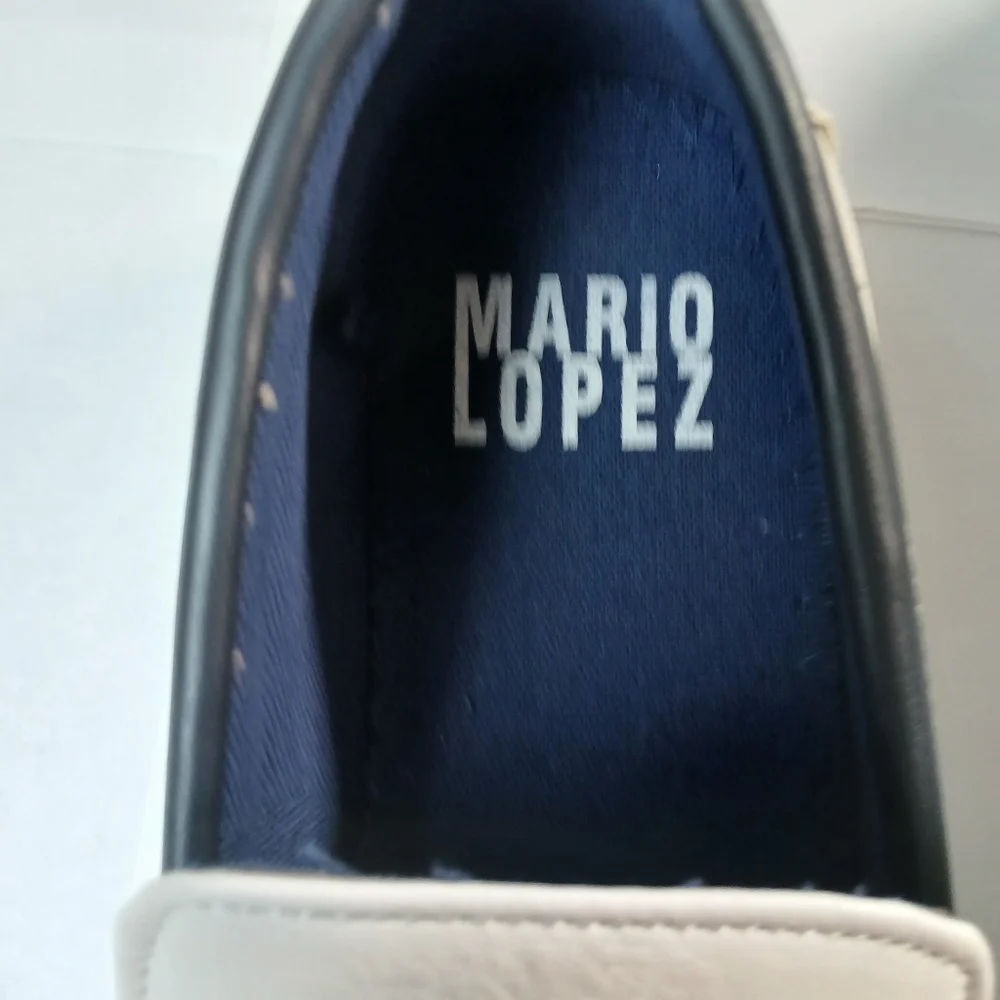 Mario Lopez White Loafers sz 4 White & Blue Faux leather New